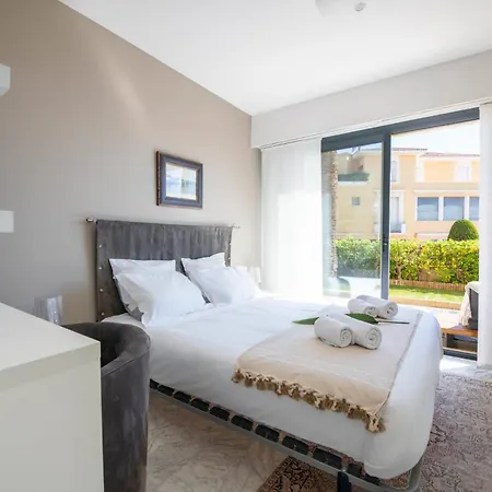 3-br With Private Pool & Sea View Appartement