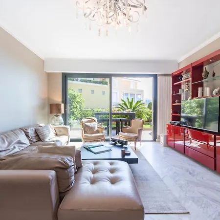 3-br With Private Pool & Sea View Appartement Cannes