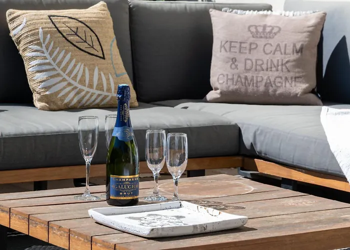 3-br With Private Pool & Sea View カンヌ