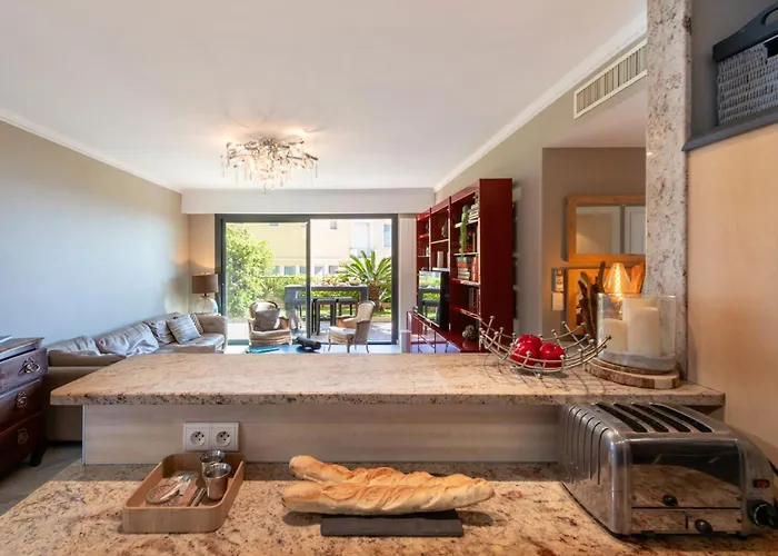 3-br With Private Pool & Sea View *