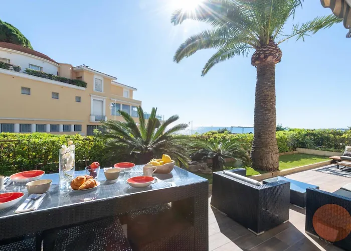 3-br With Private Pool & Sea View