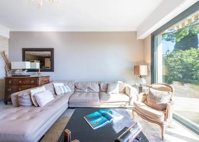 3-br With Private Pool & Sea View カンヌ