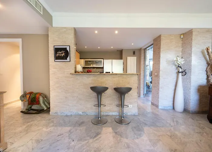 3-br With Private Pool & Sea View *