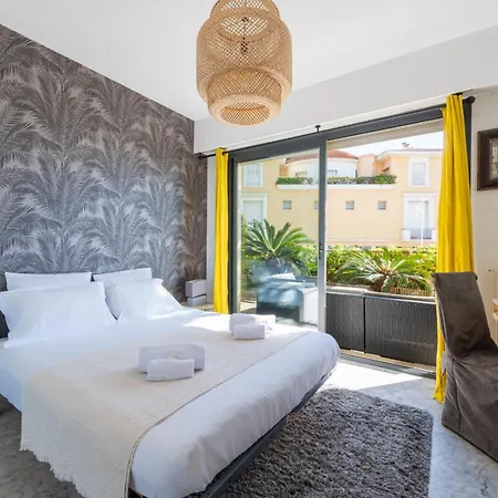 3-br With Private Pool & Sea View Apartman