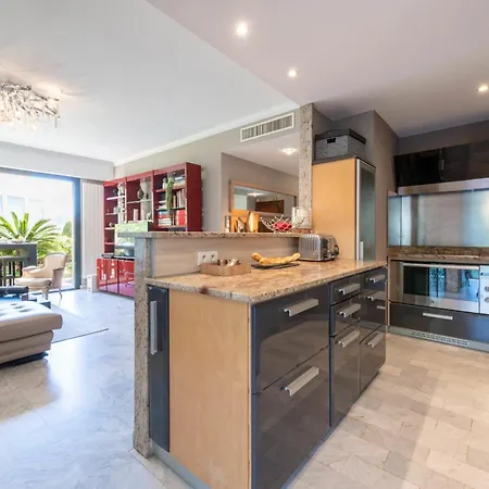 Lägenhet 3-br With Private Pool & Sea View